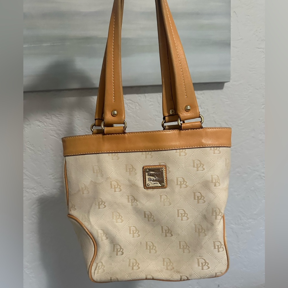 Dooney & Bourke